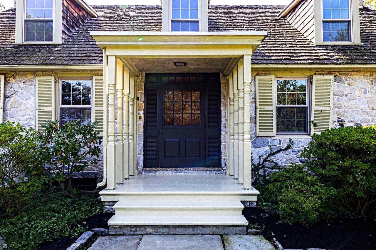 Manor - 1900s With Creek Views Downingtown