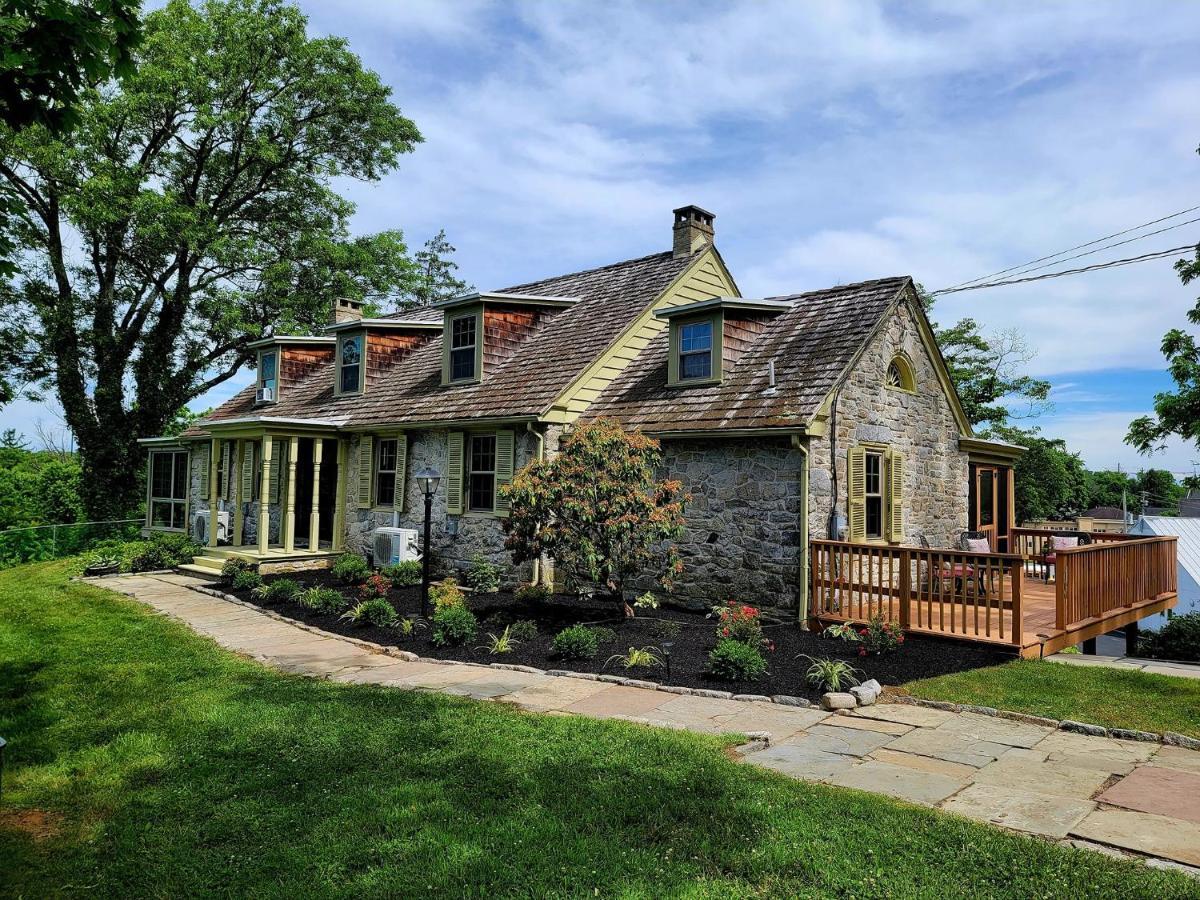 Manor - 1900s With Creek Views * Downingtown