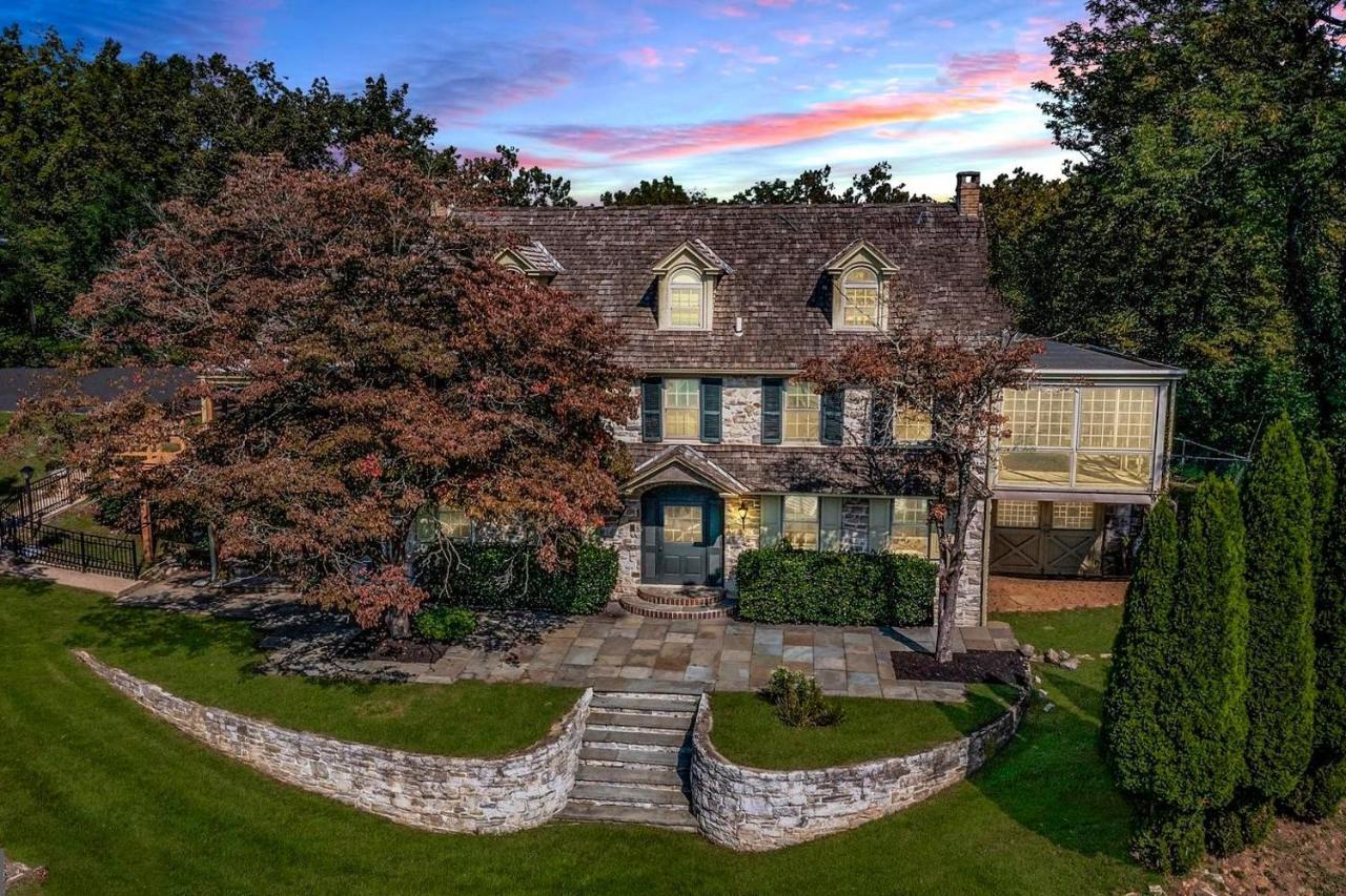 Manor - 1900s With Creek Views * Downingtown