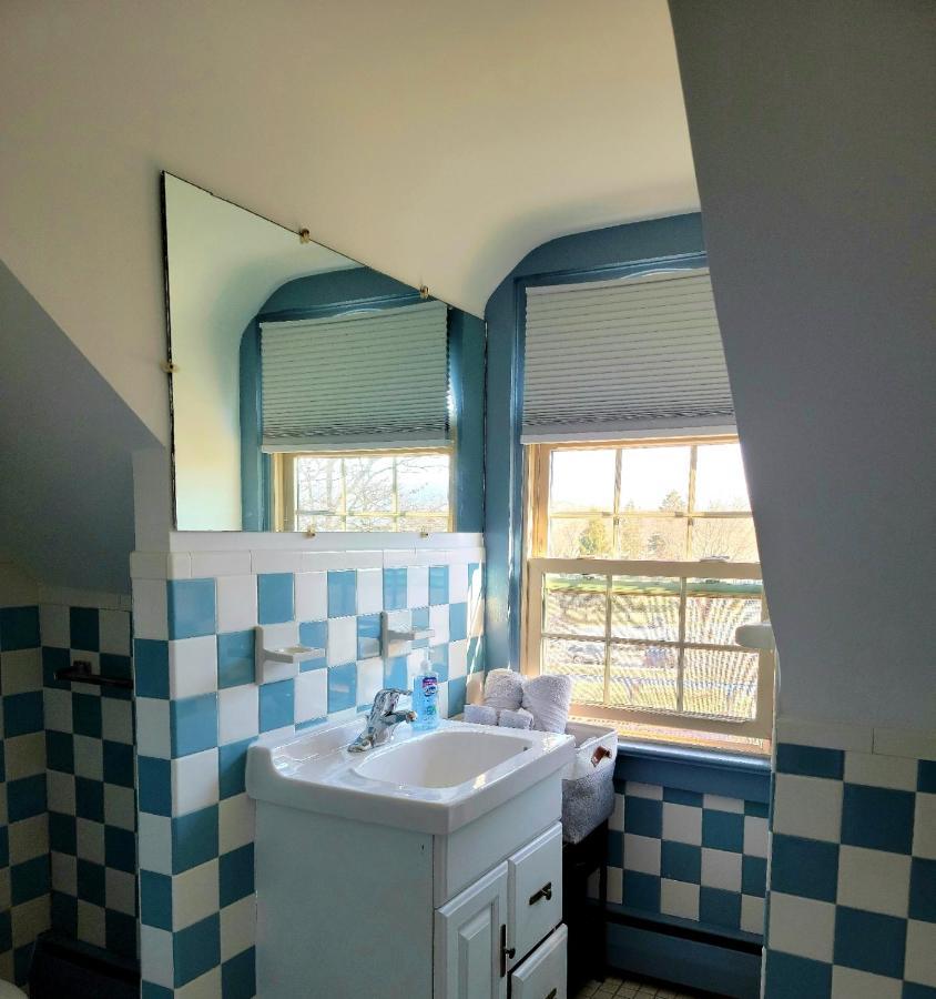 Manor - 1900s With Creek Views * Downingtown